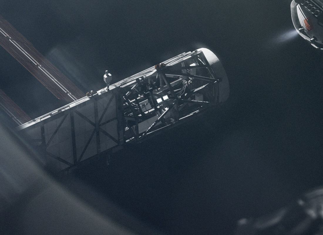 Servicing spacecraft approaching a satellite in orbit